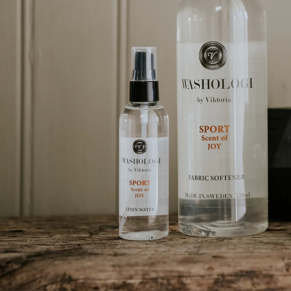 Linnespray som fräschar upp kläderna och neutraliserar dålig lukt. Används mycket till sportkläder och är perfekt att spraya i träningsskor. Miljövänligt.