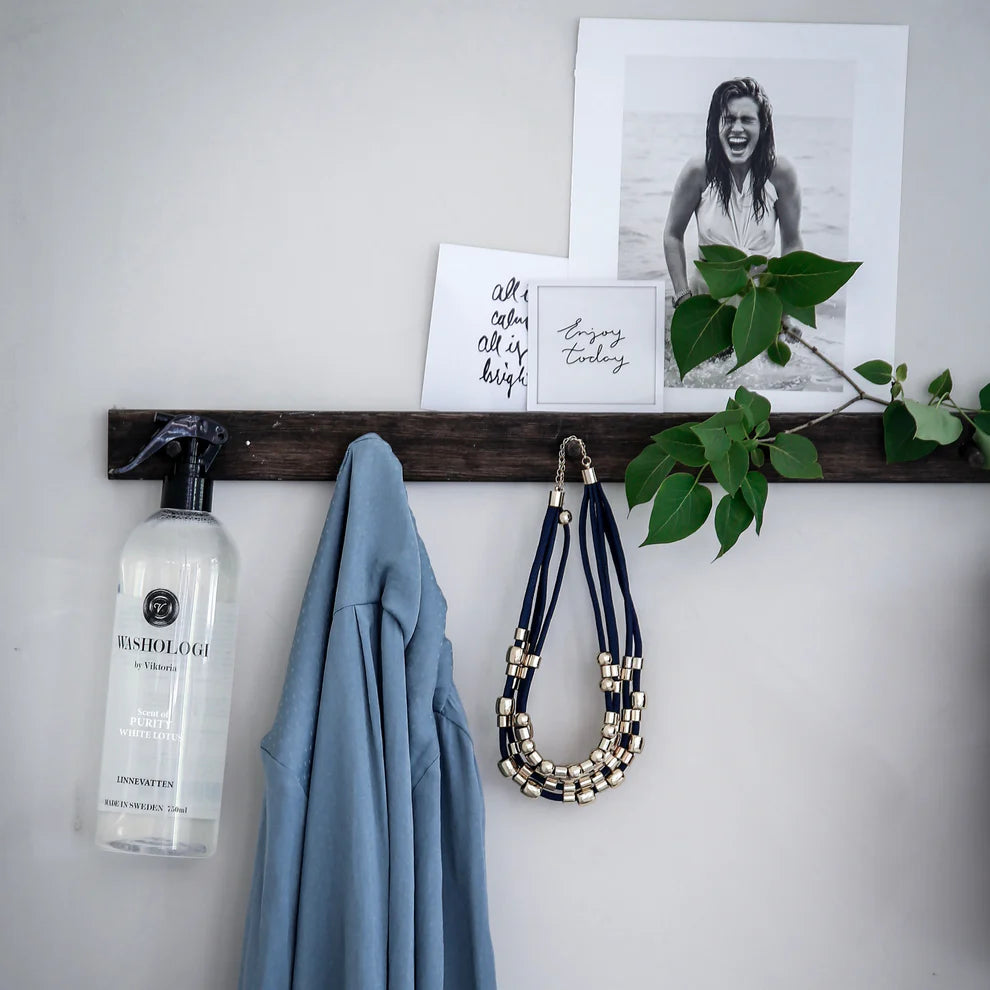 Linnevatten från Washologi som fräschar upp kläder och textilier mellan tvättarna