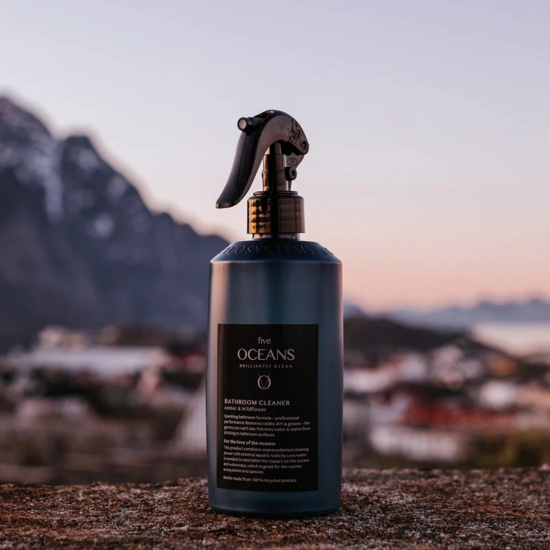 Five Oceans - Bathroom Cleaner- Vita Blommor och Amber - 500 ml naturlig städ